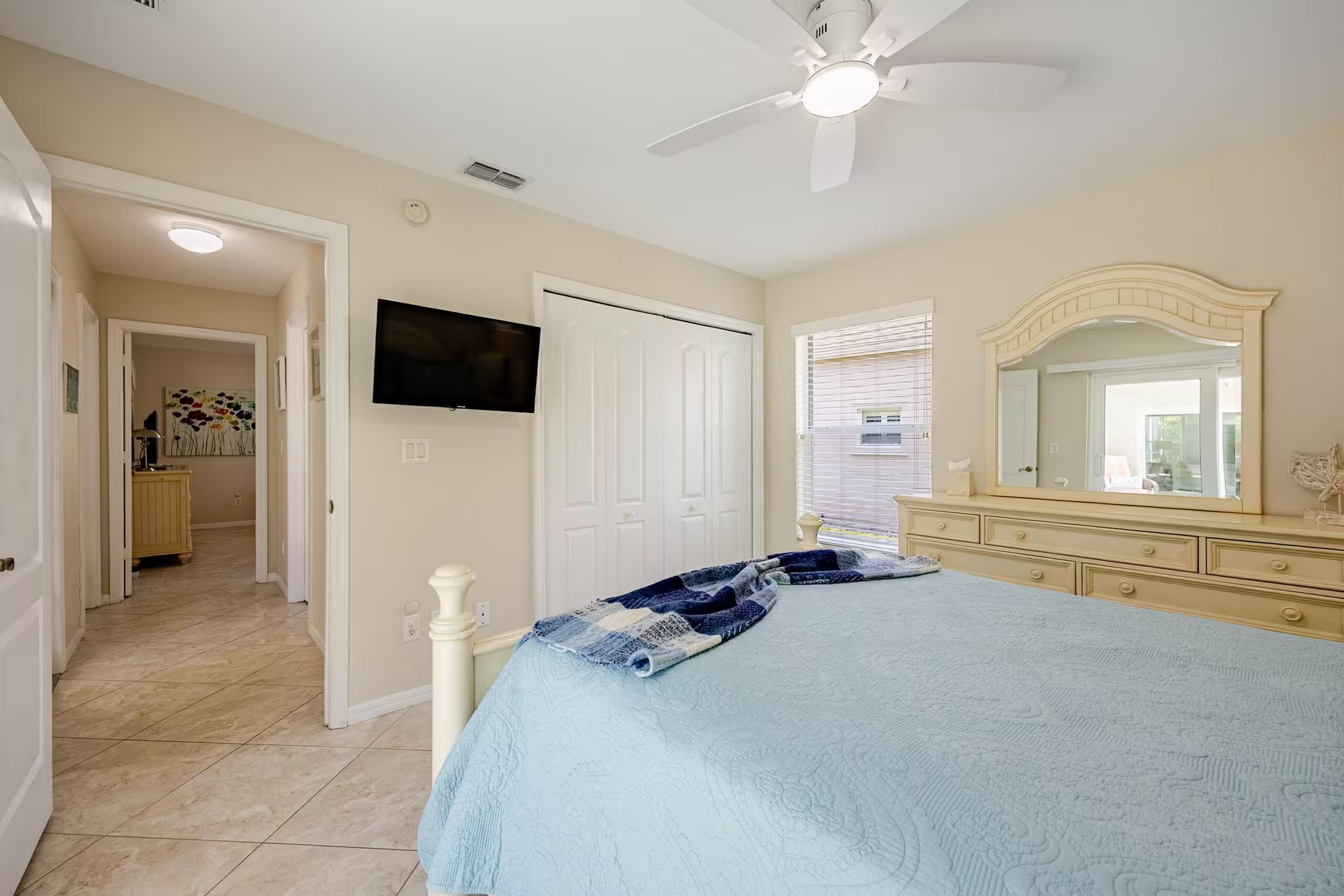 Guest Bedroom photo 3