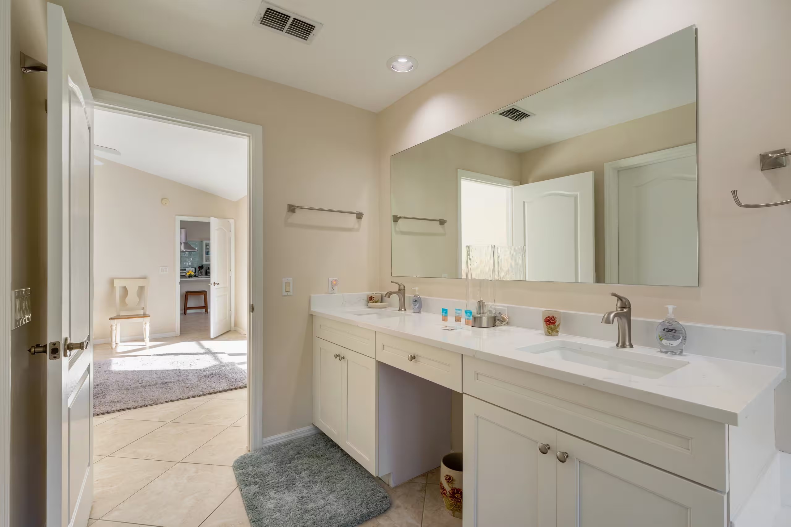Master Bathroom photo 3